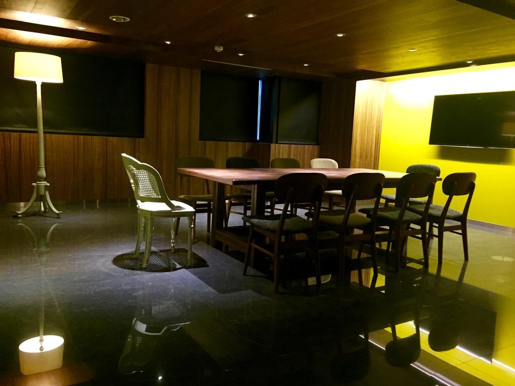 Inhouse Hotel Đài Trung Ngoại thất bức ảnh