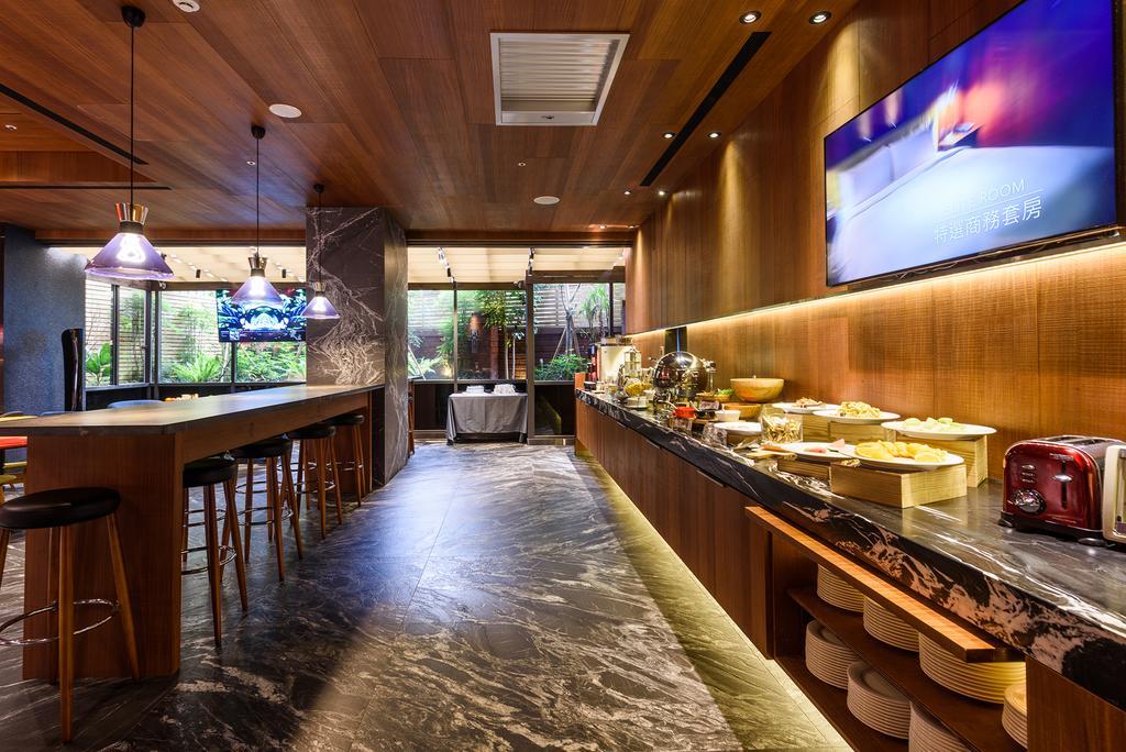 Inhouse Hotel Đài Trung Ngoại thất bức ảnh