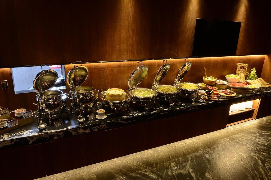 Inhouse Hotel Đài Trung Ngoại thất bức ảnh