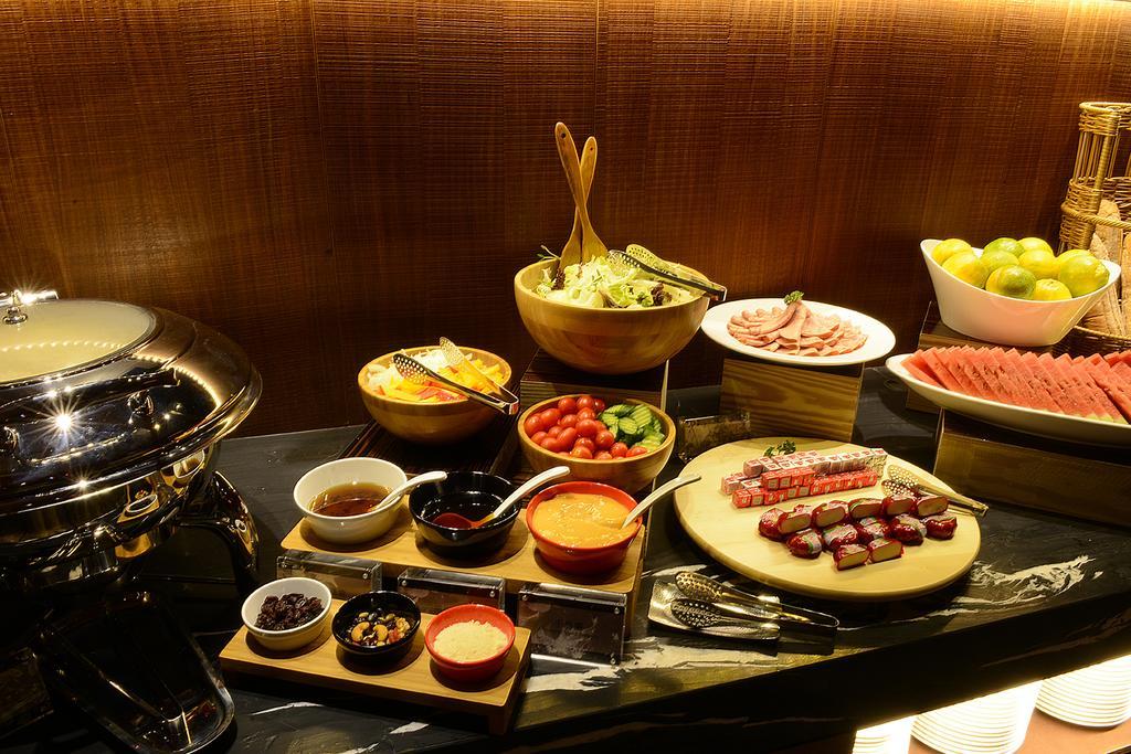 Inhouse Hotel Đài Trung Ngoại thất bức ảnh