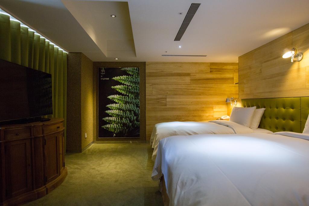 Inhouse Hotel Đài Trung Ngoại thất bức ảnh