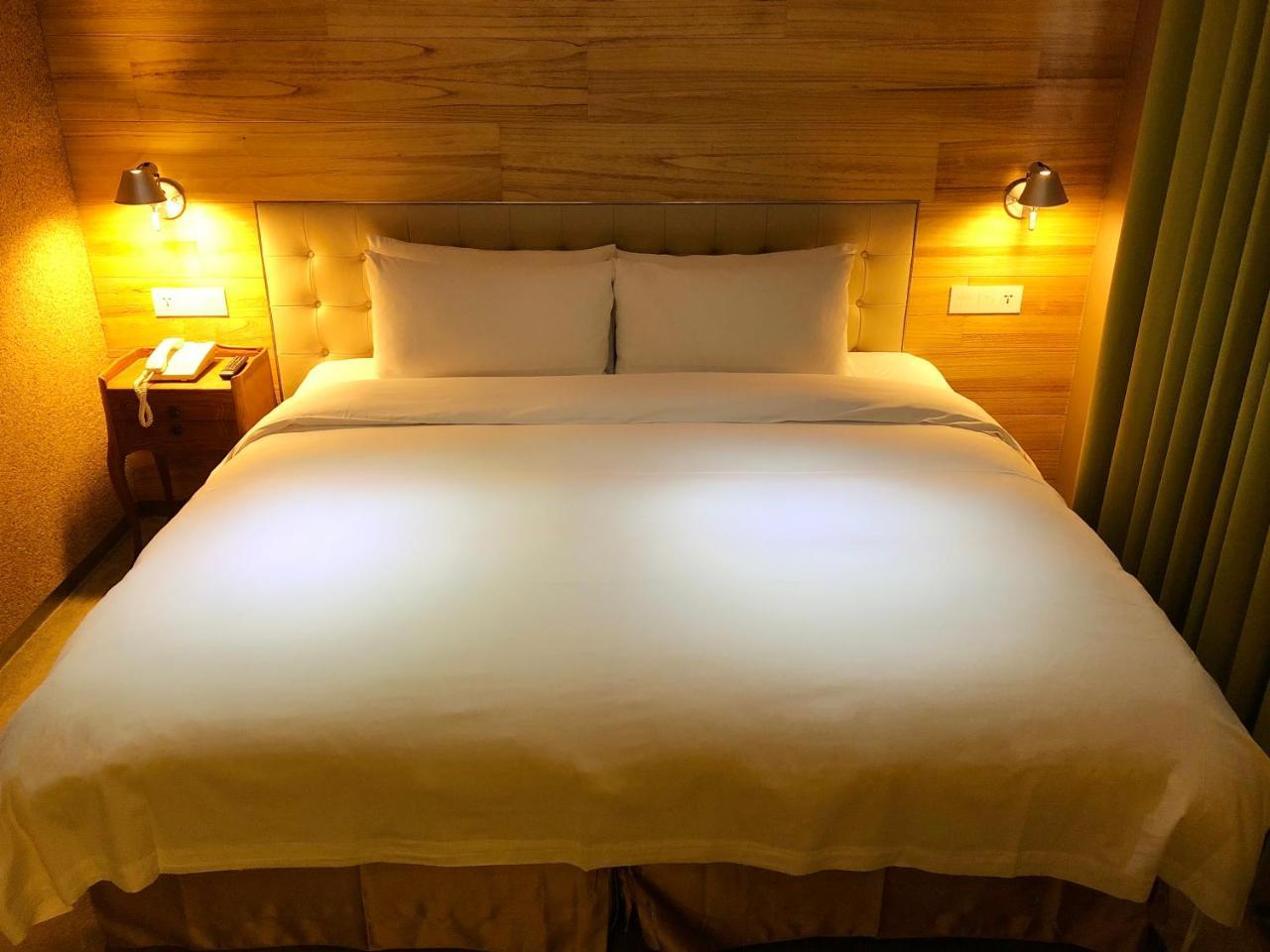 Inhouse Hotel Đài Trung Ngoại thất bức ảnh