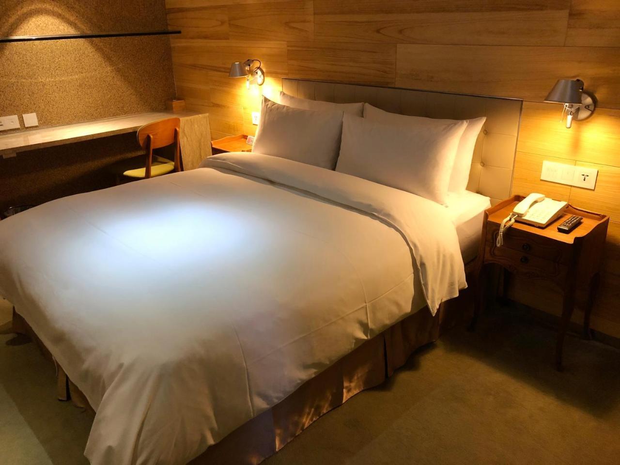 Inhouse Hotel Đài Trung Ngoại thất bức ảnh