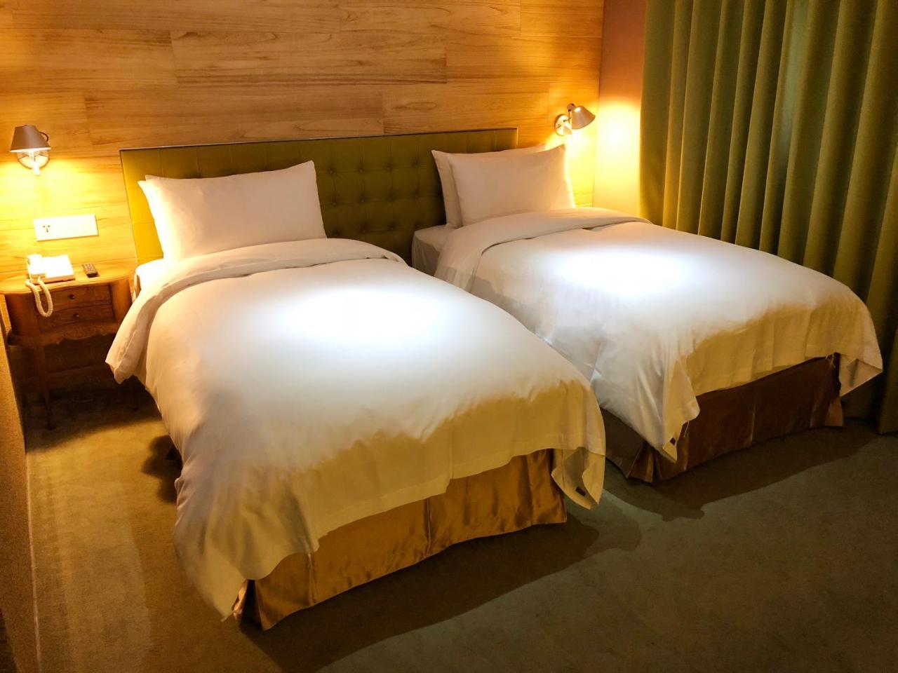 Inhouse Hotel Đài Trung Ngoại thất bức ảnh